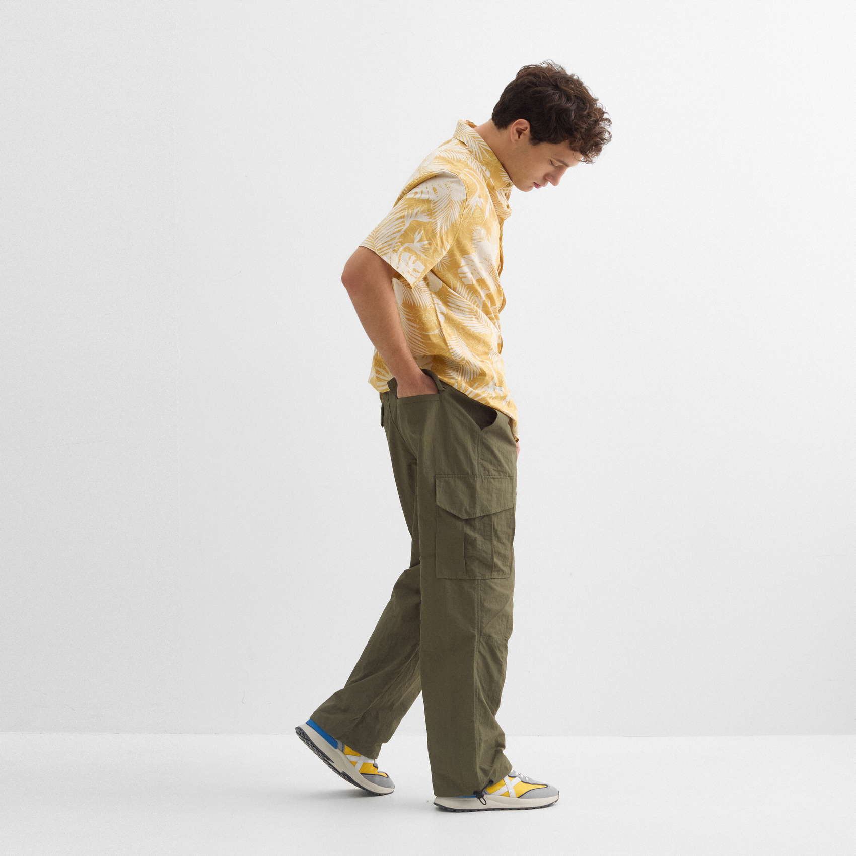 Pantalón MUNICH cargo gang streetwear de nylon caqui