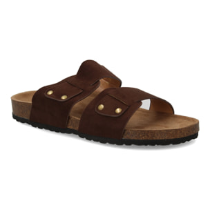 Sandalia para hombre con doble tira y tachuelas.