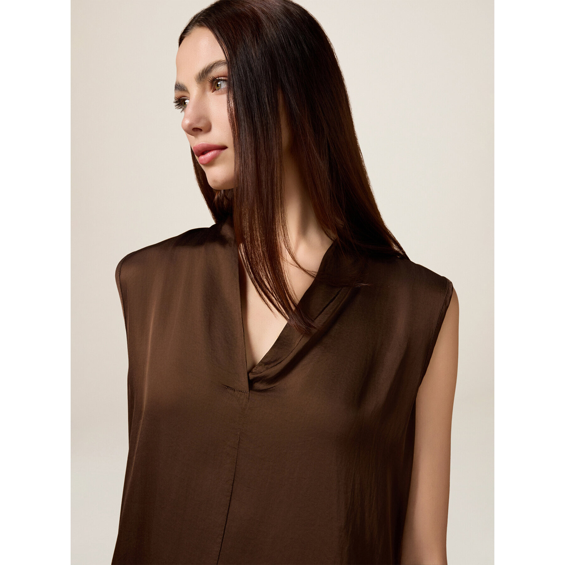 Oltre - Blusa in raso con scollo a V - Marrone