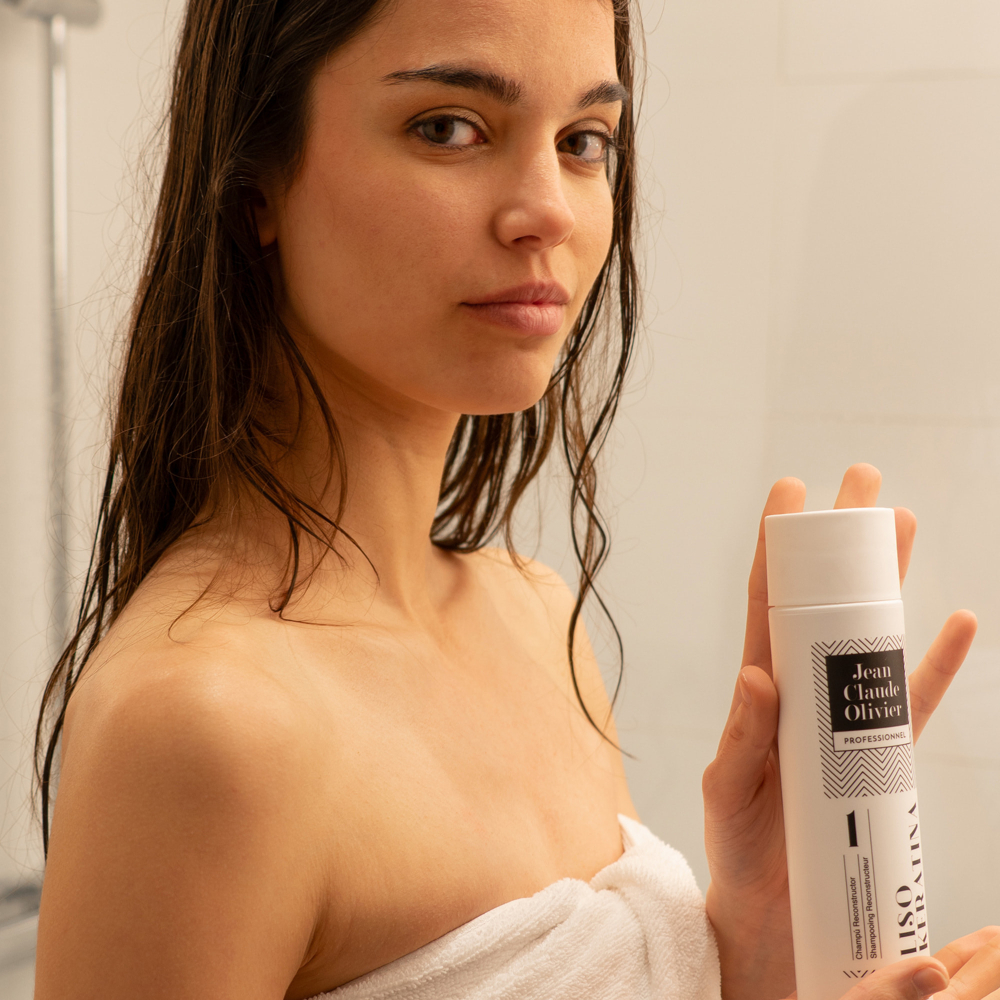 Reconstructor shampoo avec keratine 250 ml.