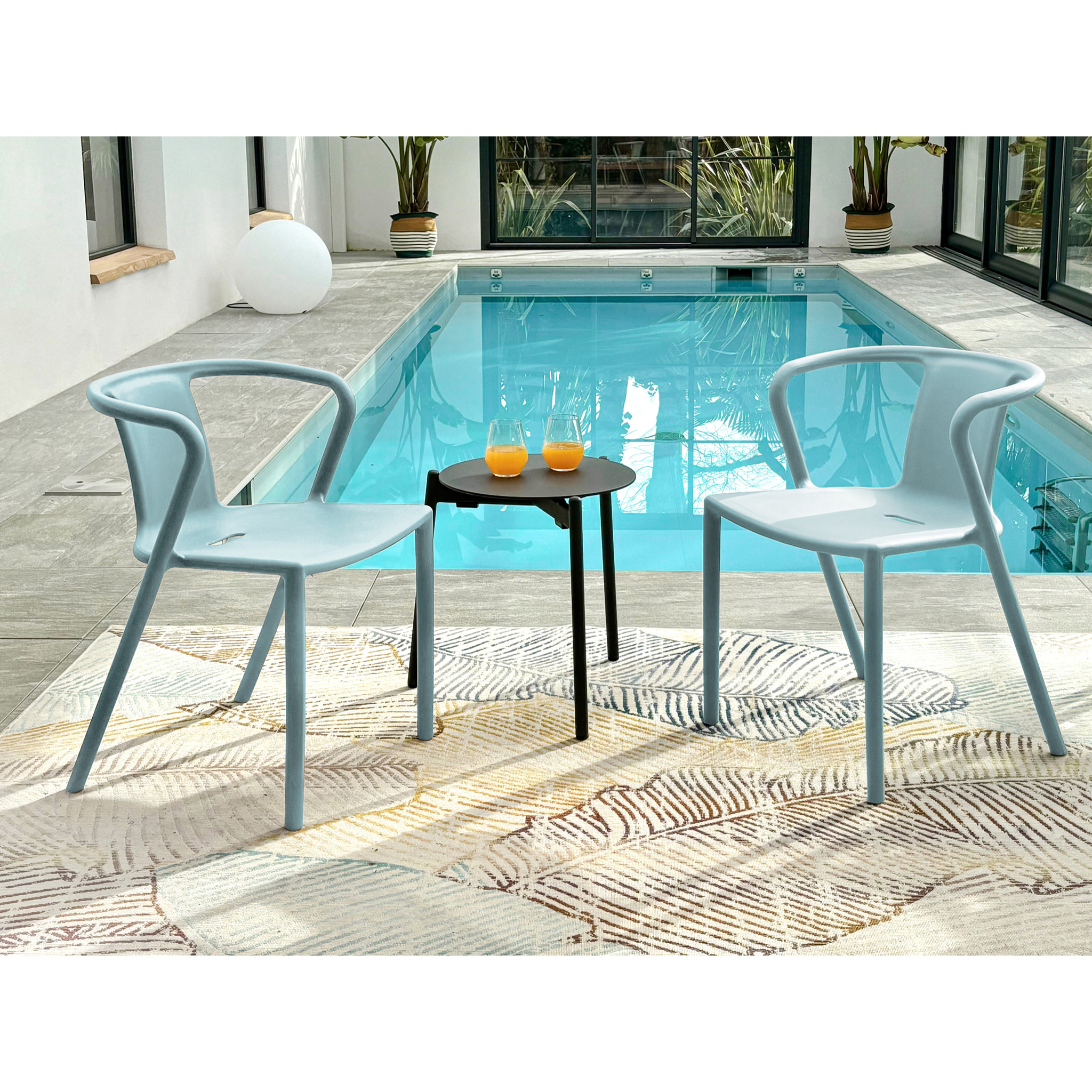 DIEGO - Lot de 2 fauteuils de jardin empilables en polypropylène bleu azur