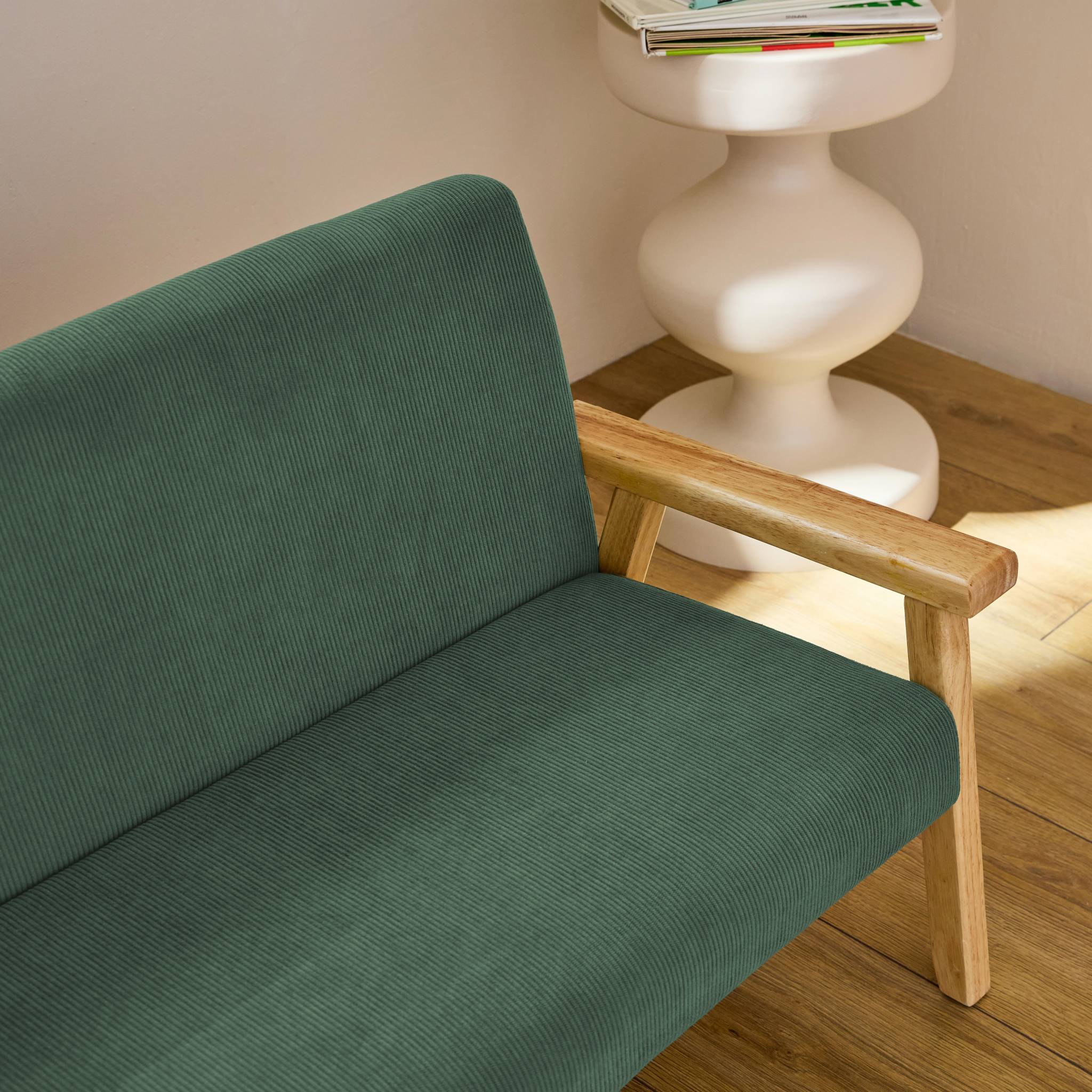 Banquette canapé enfant en bois et velours côtelé kaki. Isak. L 84 x P 43.5 x H 50cm