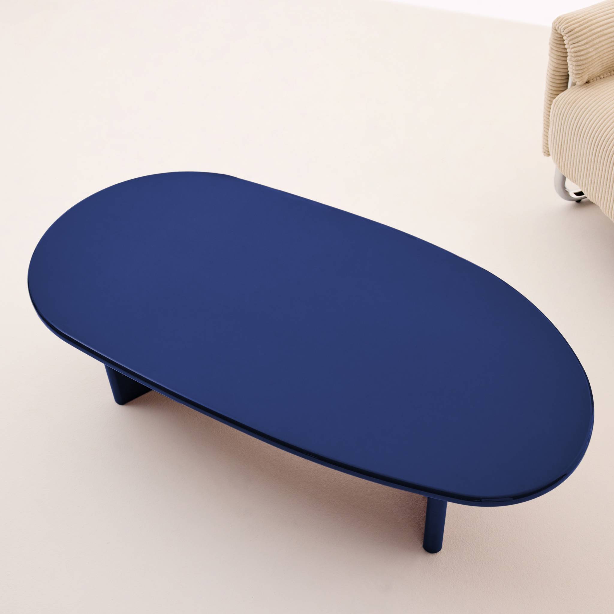 Table basse ovale finition glossy RUMI