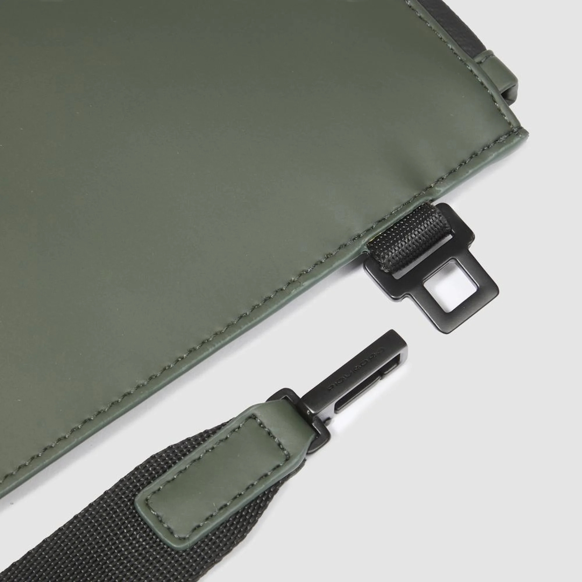 Piquadro Pochette porta iPad® 11 in tessuto gommato resistente all'acqua con tasca per AirPods®