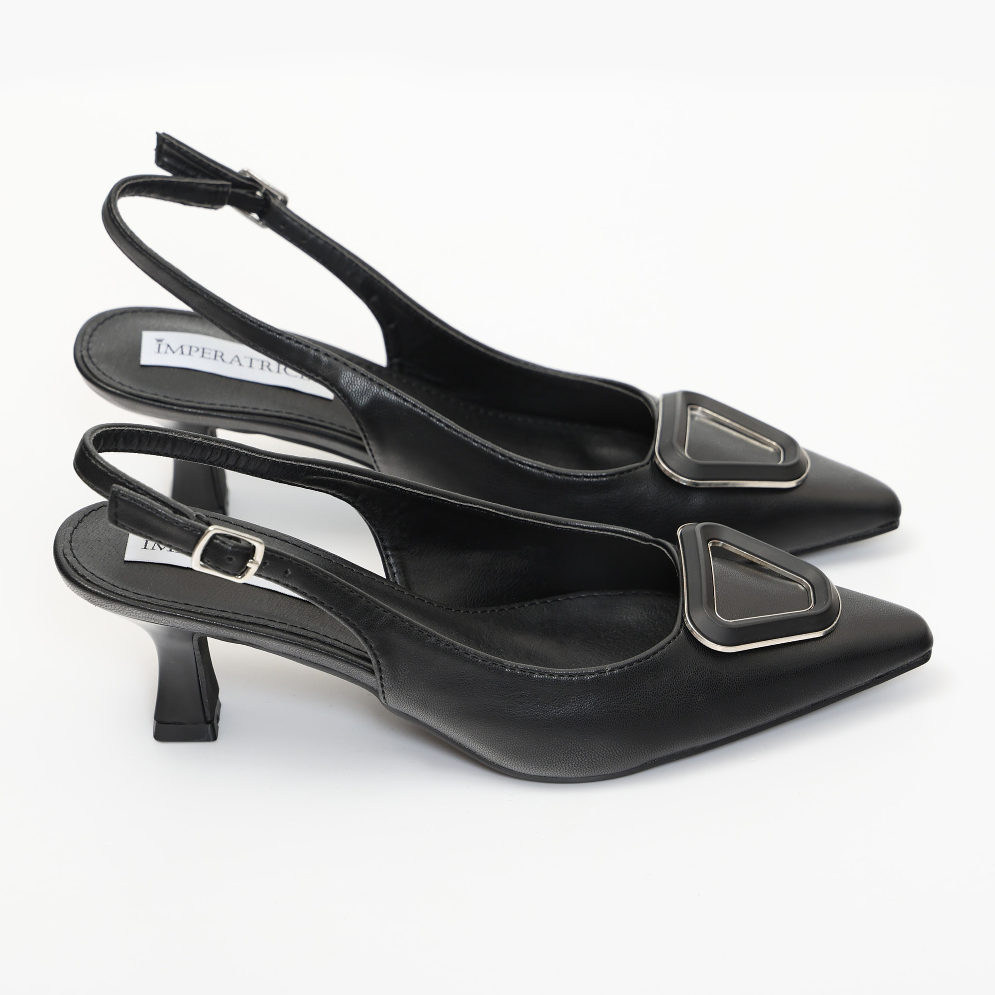 Dècolletè slingback con tacco basso a rocchetto e dettaglio sulla punta