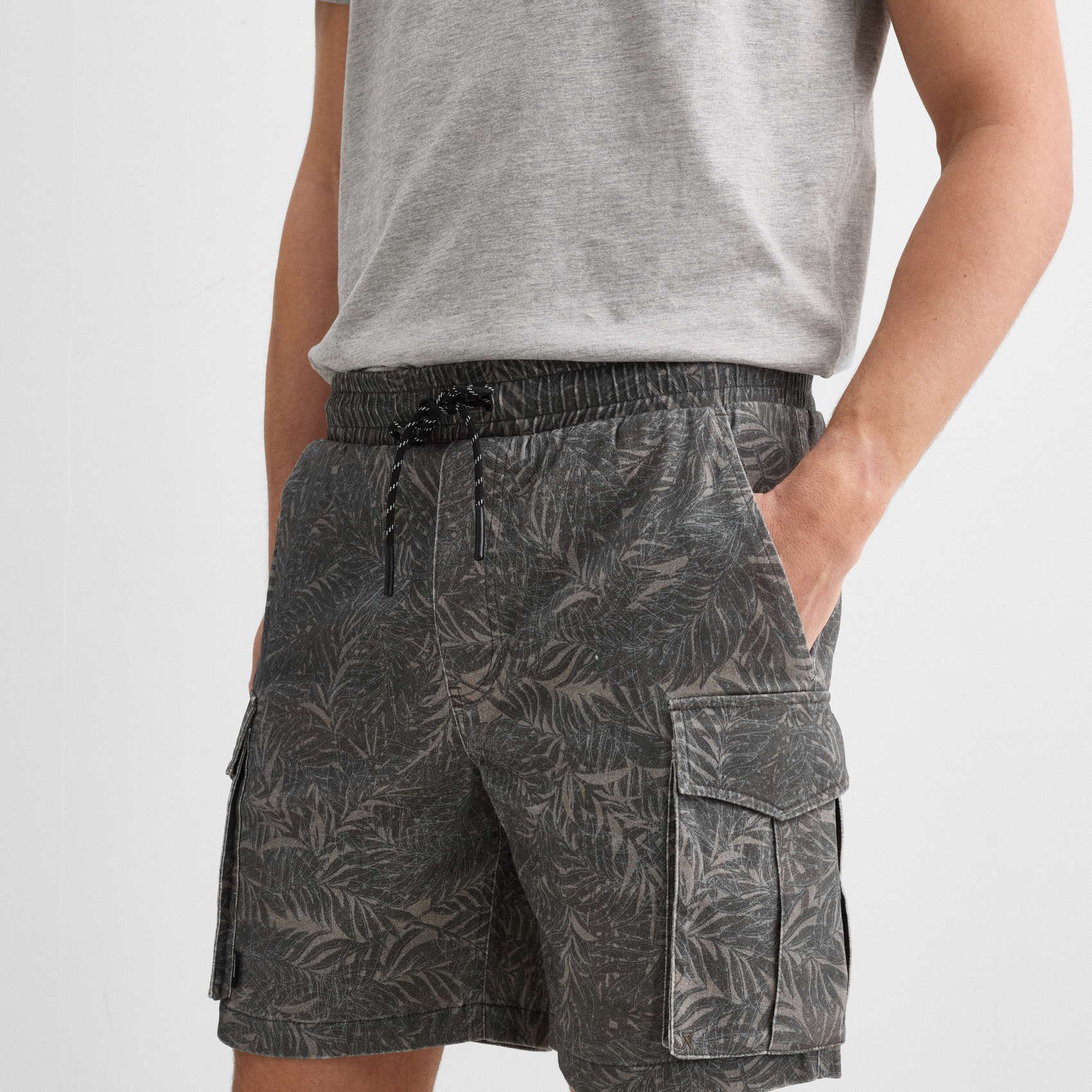 Bermuda MUNICH Tropic lifestyle de algodón-elastano caqui