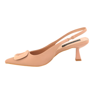 Decolletè slingback con tacco basso a rocchetto
