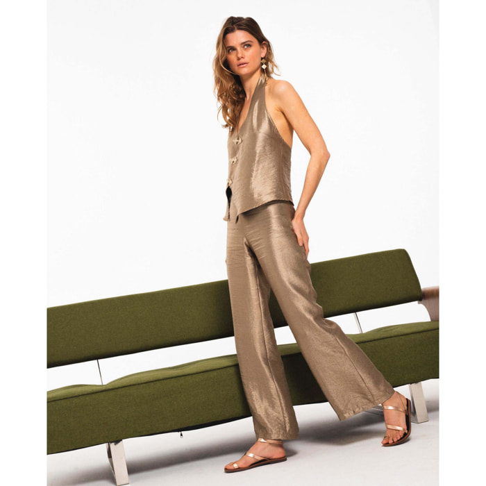 Pantalón recto satinado.