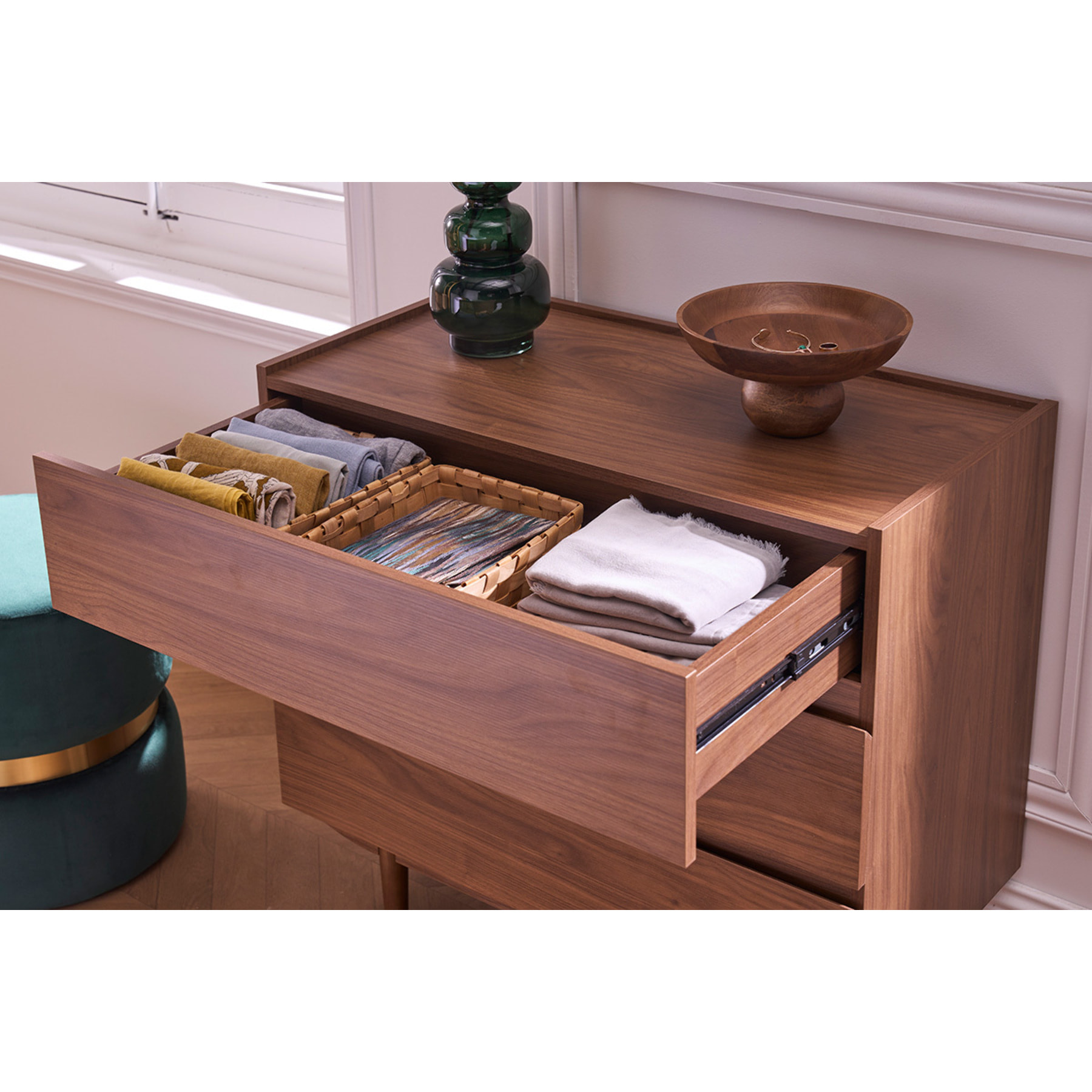 Commode finition bois foncé noyer 3 tiroirs L80 cm SANAA