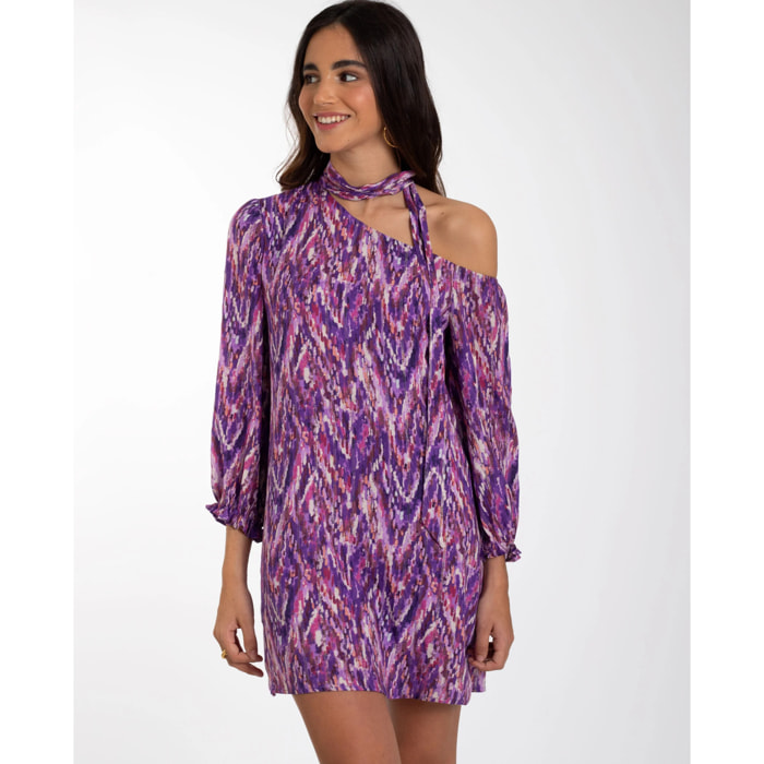 Vestido corto con manga y lazada