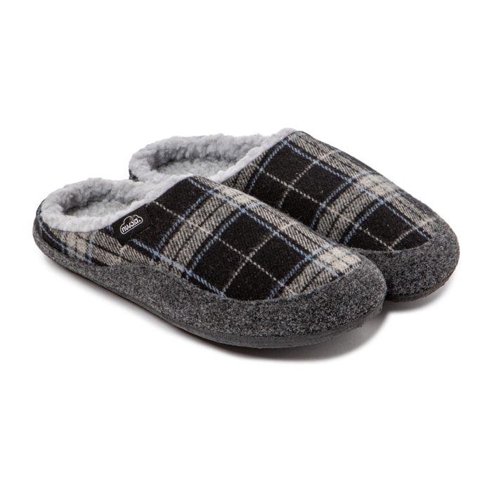 Zapatillas de casa , Nessy