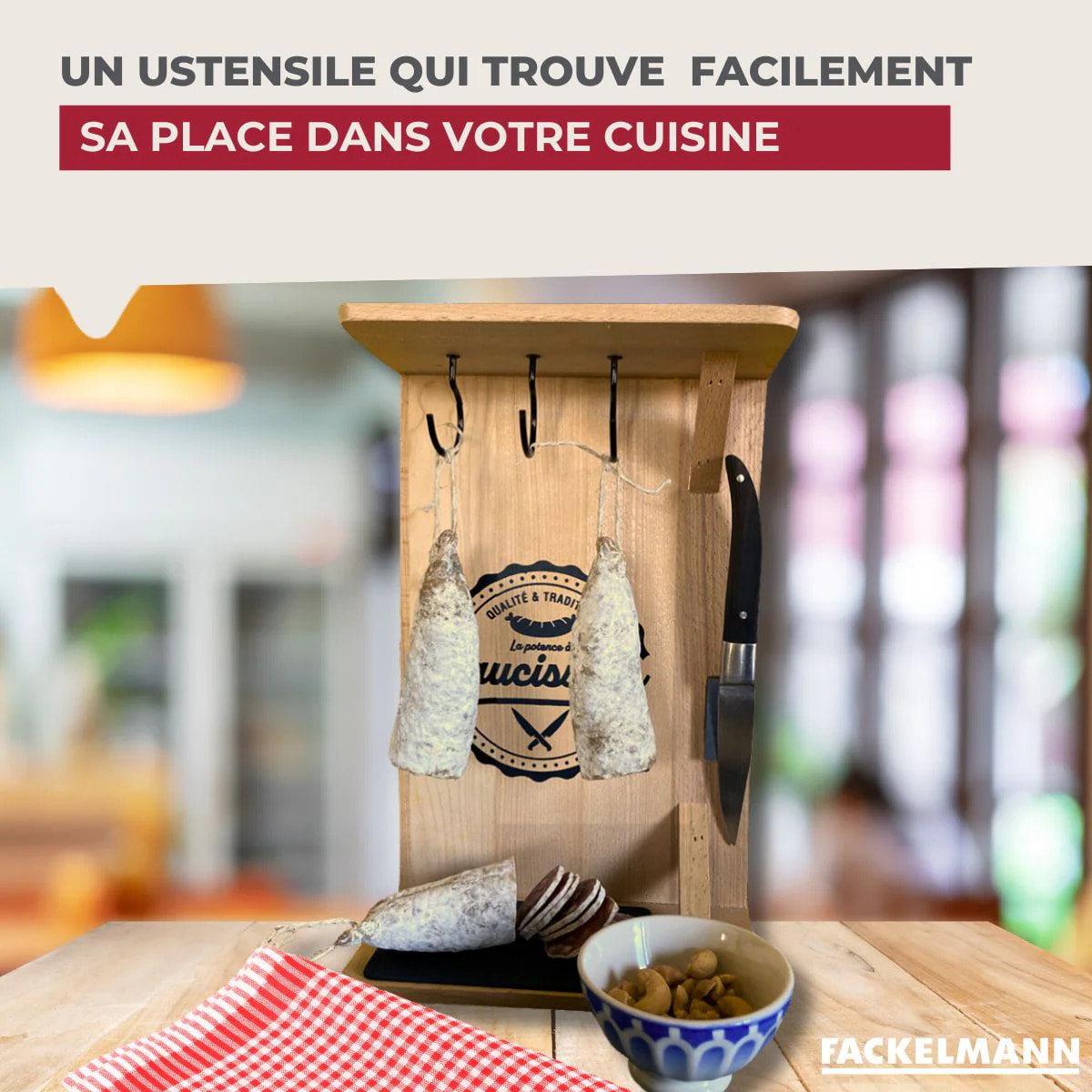 Support en bois pour saucisson sec avec crochets Fackelmann