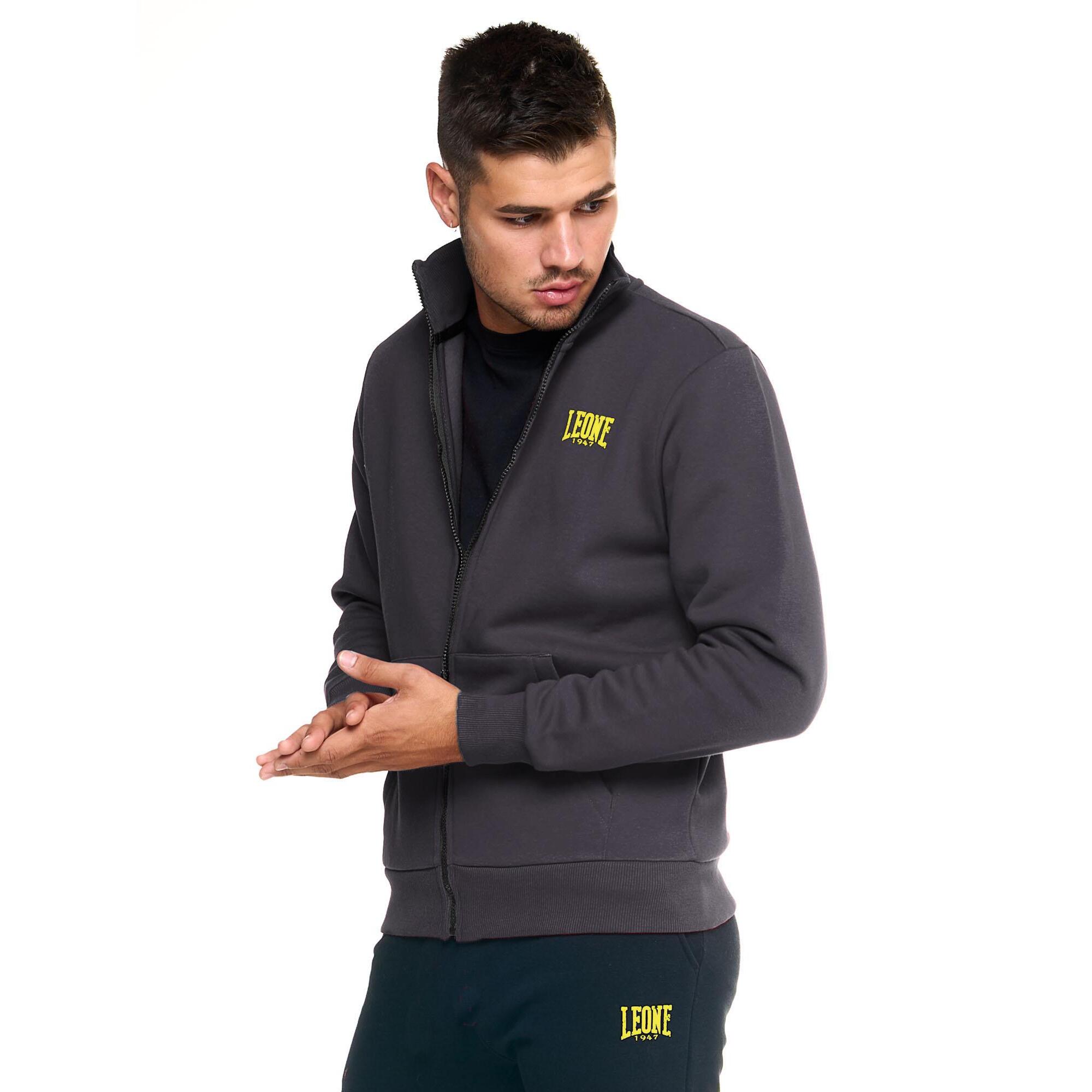 Chándal de hombre Welcome Back con cuello alto y cremallera completa