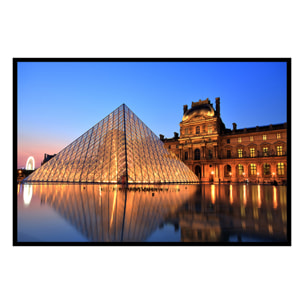 Affiche encadrée pyramide du Louvre au crépuscule Affiche + cadre en métal - Noir