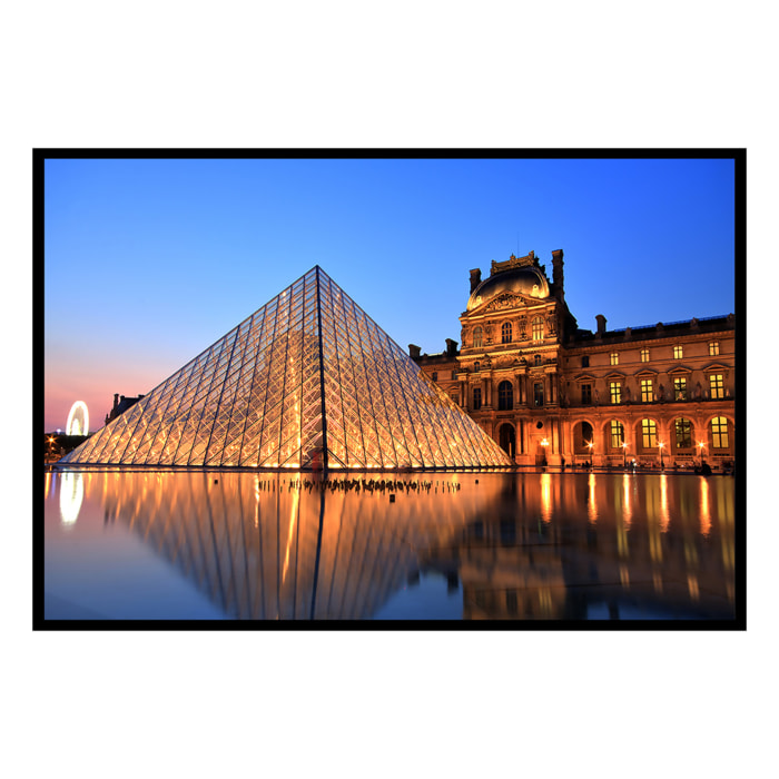 Affiche encadrée pyramide du Louvre au crépuscule Affiche + cadre en métal - Noir