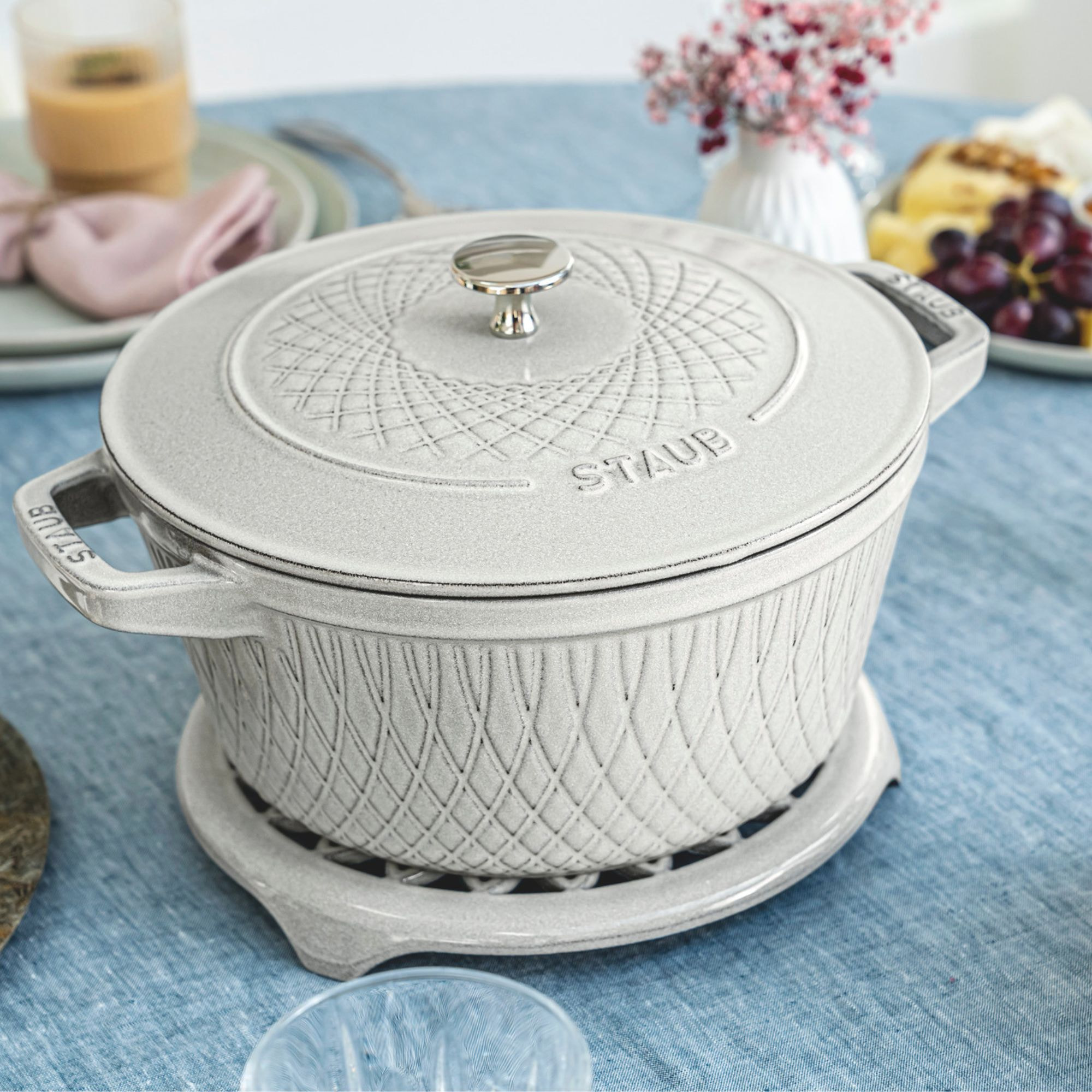 Cocotte twister 24 cm, Rond(e), Truffe blanche, Fonte