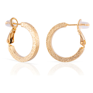 Pendientes de aro plano de cobre con baño de oro auténtico y acabado brillante, 20.5 mm, cierre catalán de plata de ley 925 con acabado dorado electroplateado.