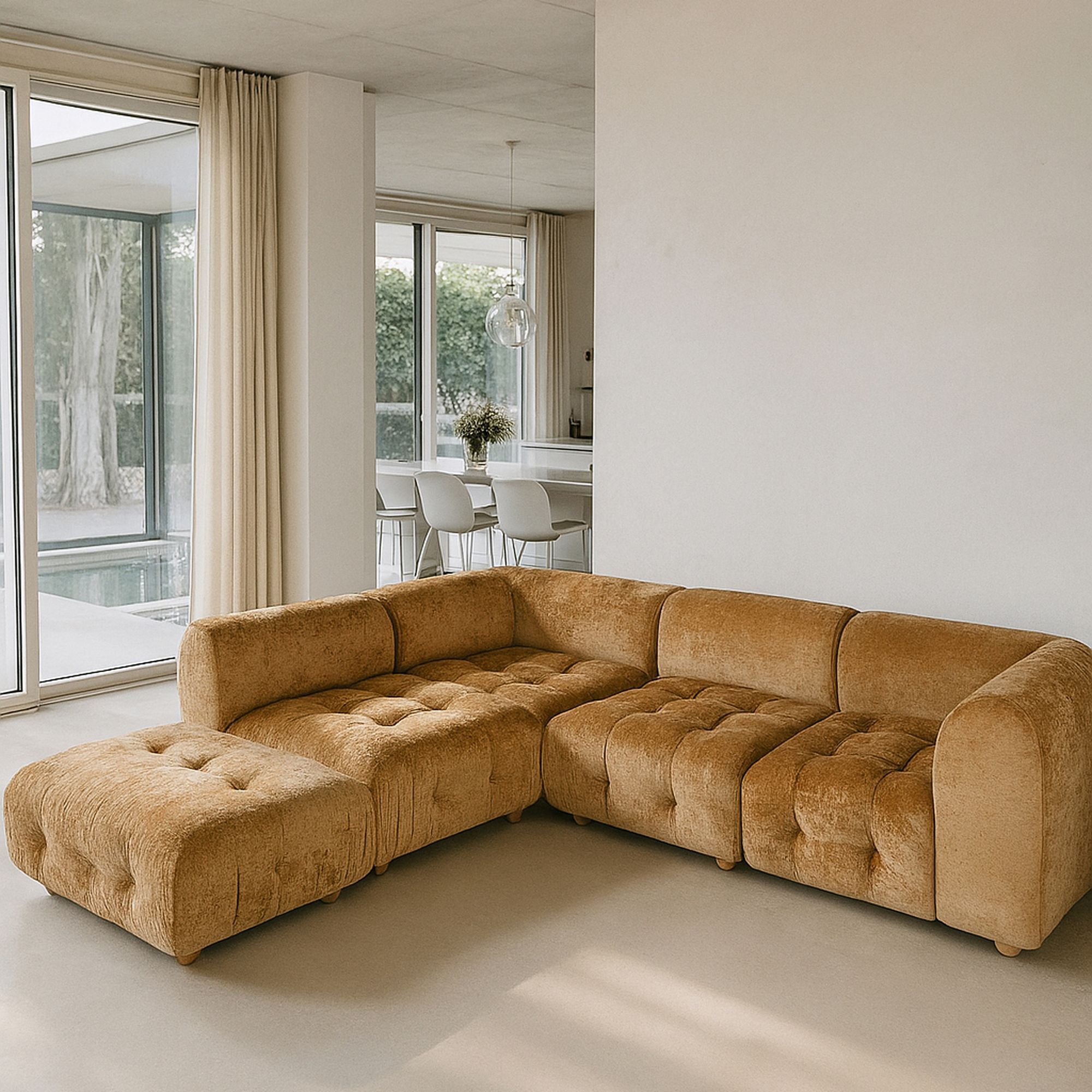 Canapé 5 places en velours ocre TWIGGY