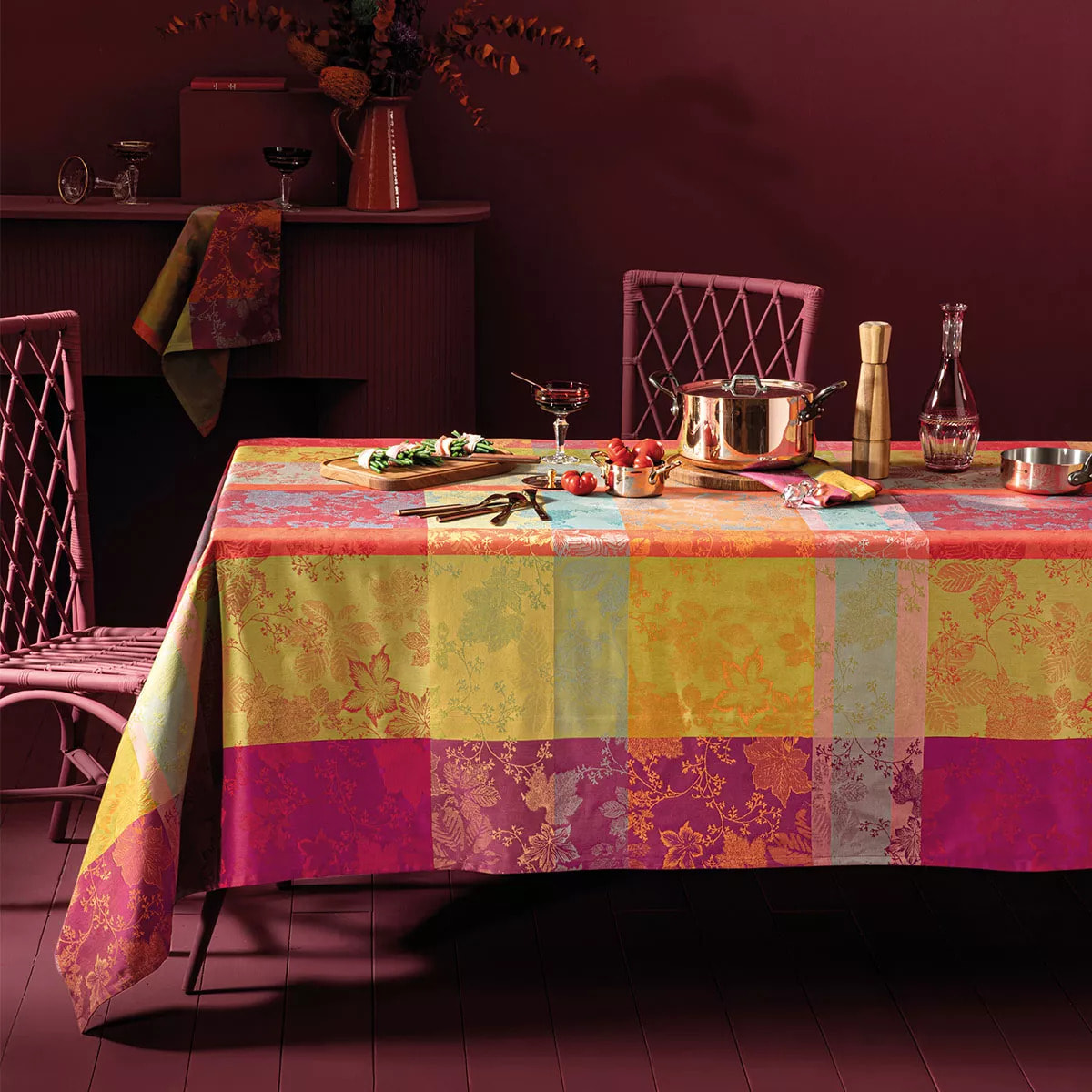 Nappe pur coton enduit motif jacquard bordeaux orange Mille sous bois automne