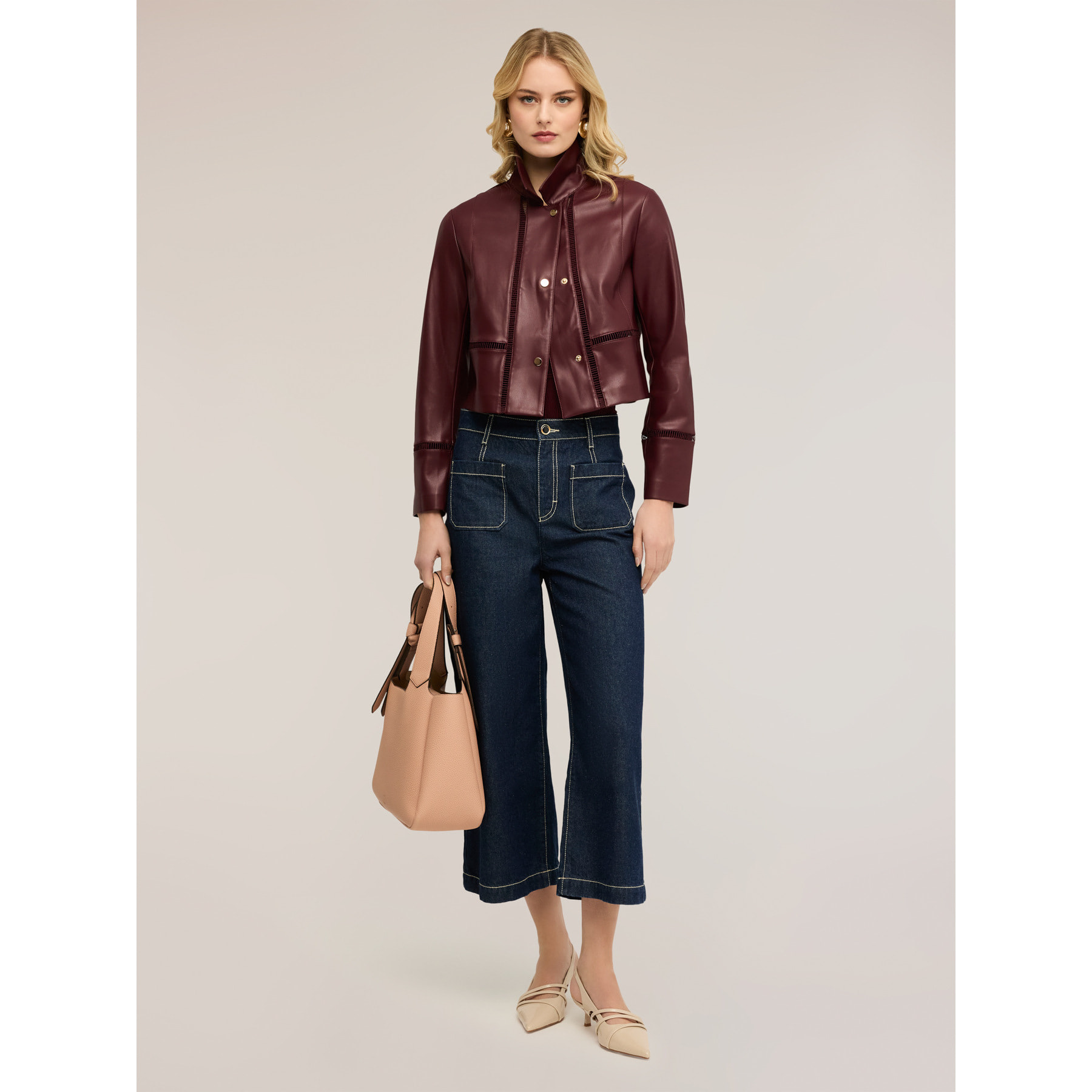 Motivi - Chaqueta cropped con detalles perforados - Burgundy