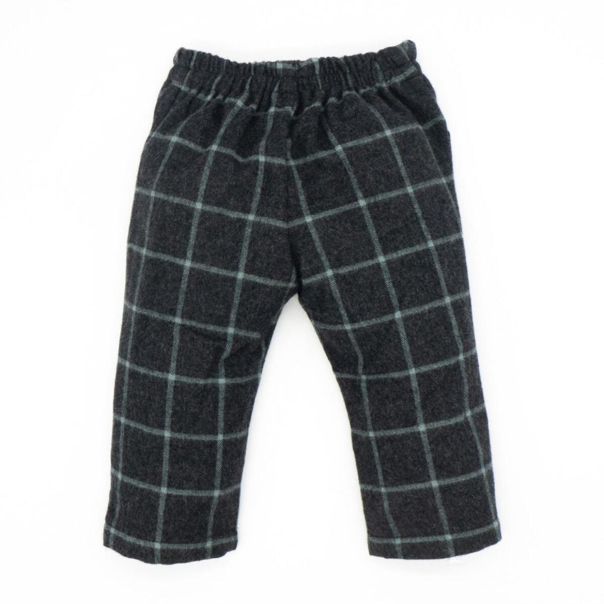 Pantalón gris marengo con cuadro ventana verde