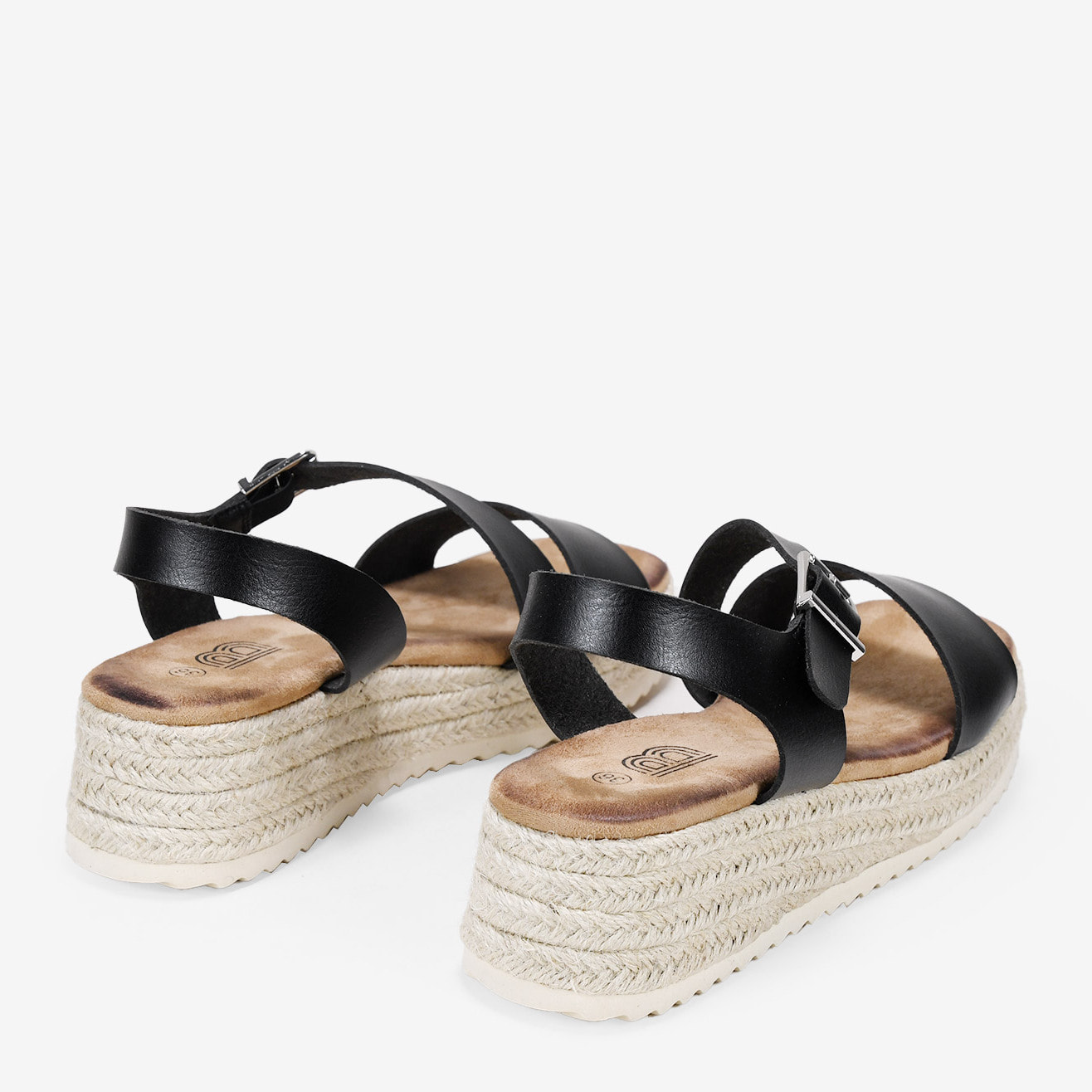 Sandalias de plataforma negras con esparto