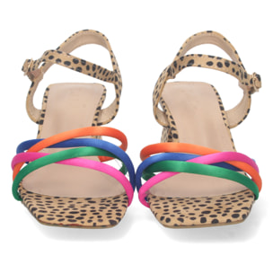 Sandalia de Tacon Bajo con Hebilla