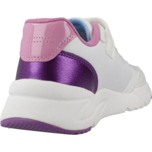 Zapatillas Niña de la marca GEOX  modelo J LOFTUS BLANCO