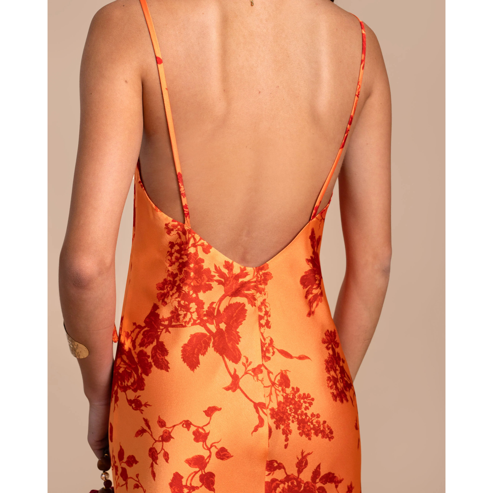 Vestido largo lencero con tirantes