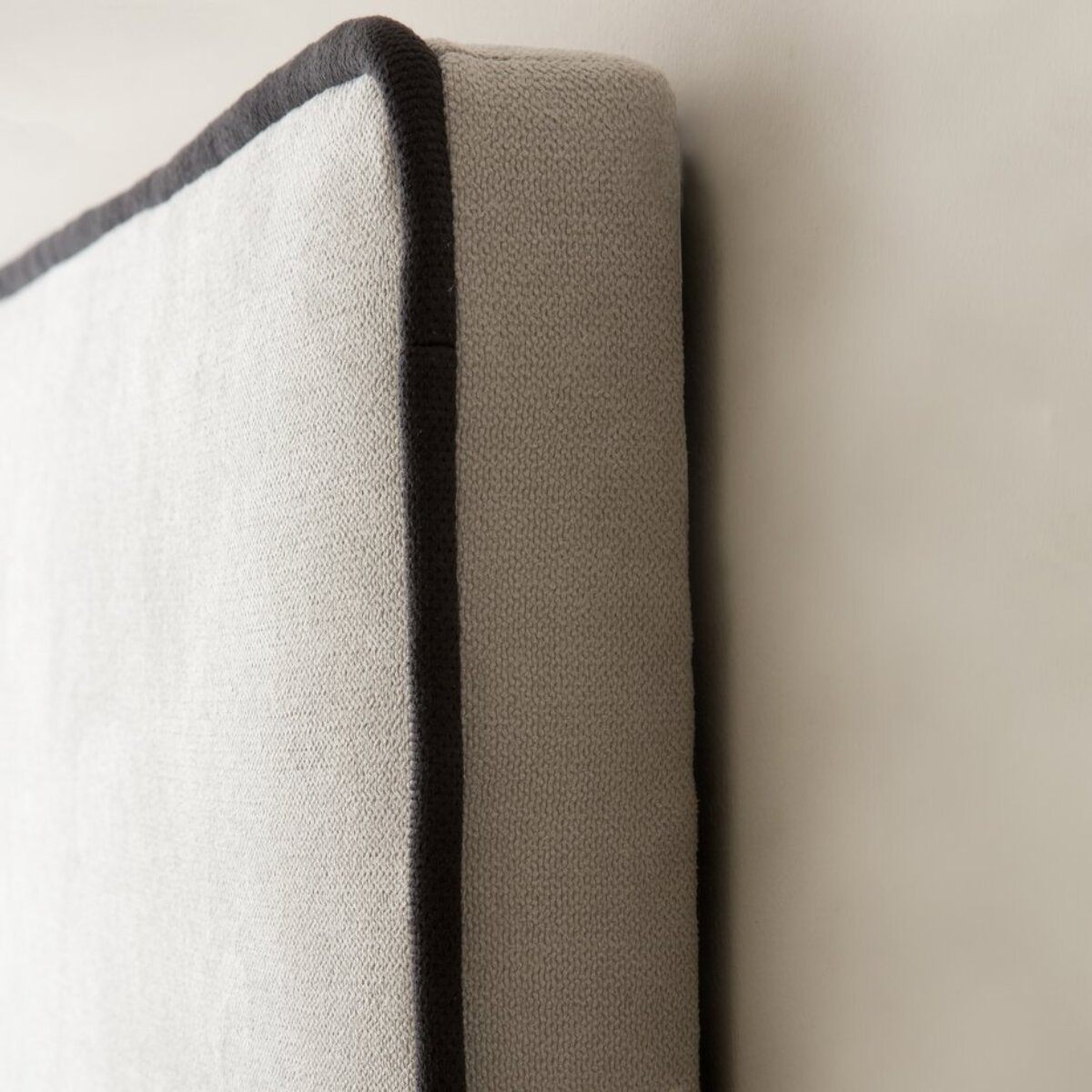 Tête de lit tapissée Madary -bois/panneau particules / mousse pu/ textil-couleur beige 165 x 60 x 4 cm
