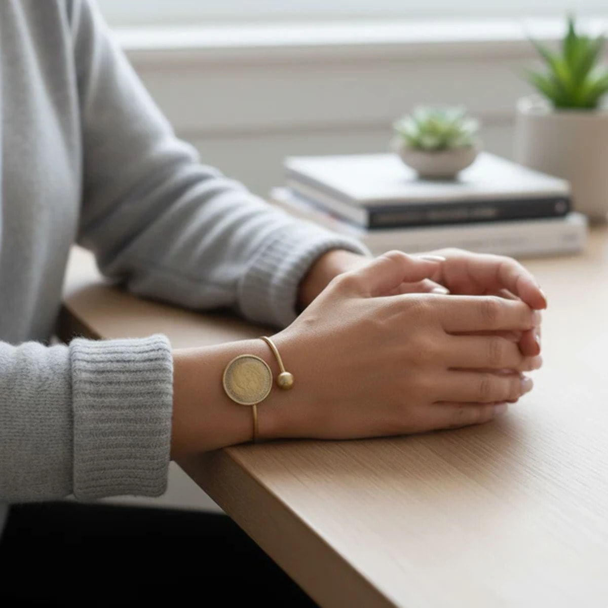 Pulsera dorad ajustable chapa Moon en latón y zamak