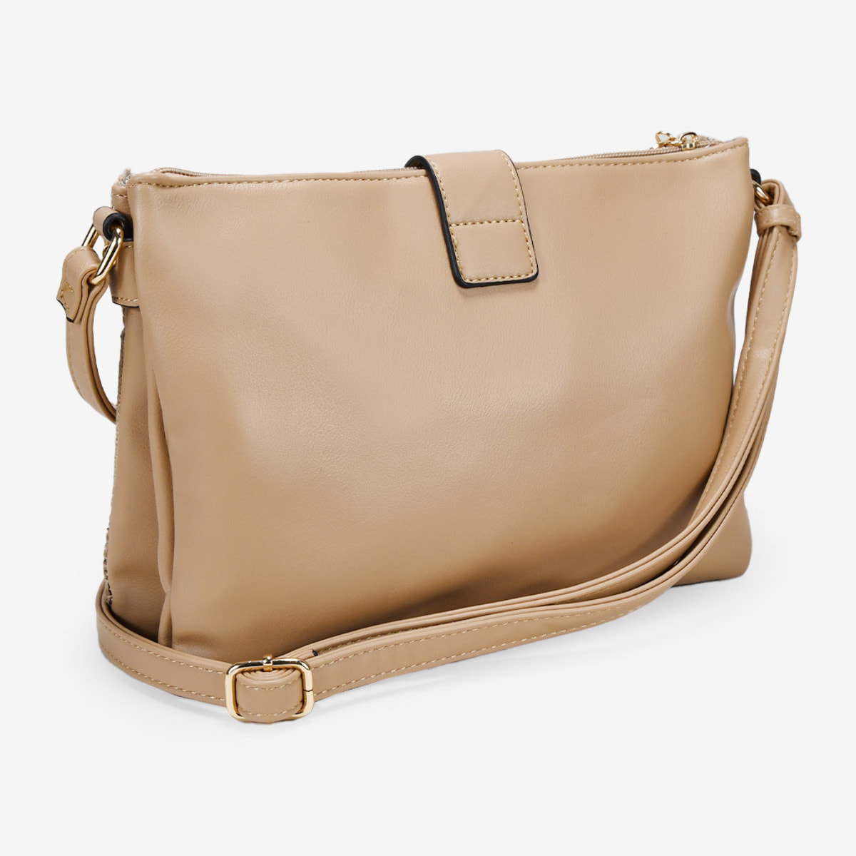 Bolso bandolera tostado en rafia con solapa