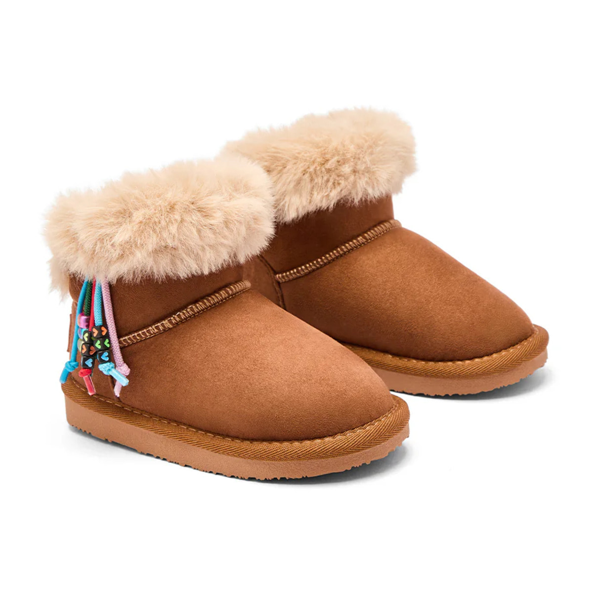 Stivali da bambina in stile australiano con fodera in pelliccia e ciondolo