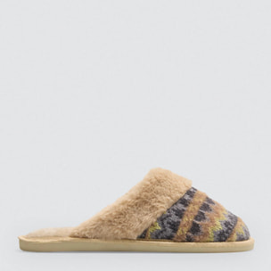Pantofole da casa in pelliccia con stampa etnica