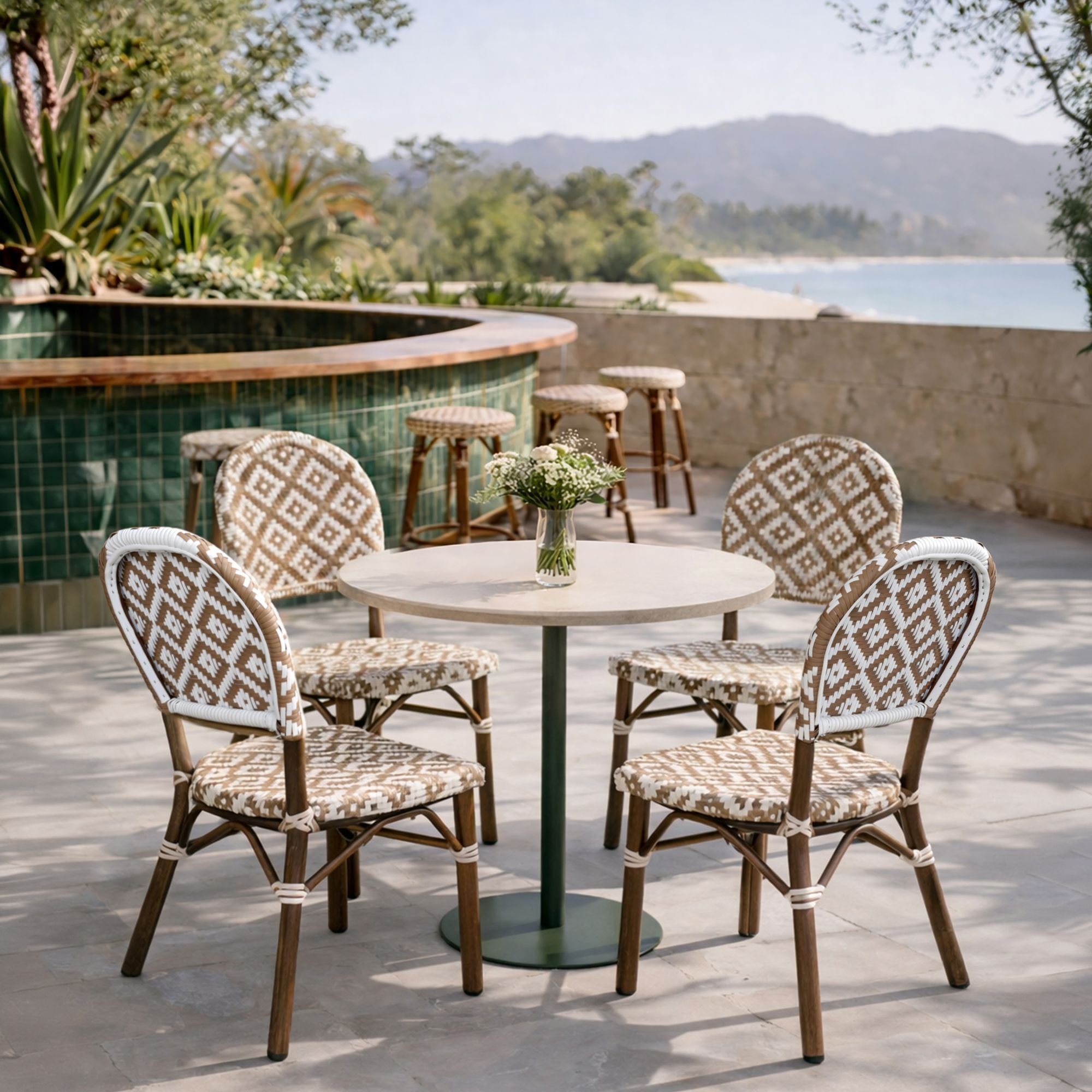 Lot de 2 chaises d'extérieur  avec effet rotin tressé beige SCALA