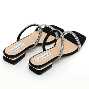 Sandali bassi in simil camoscio con fasce ricoperte di strass