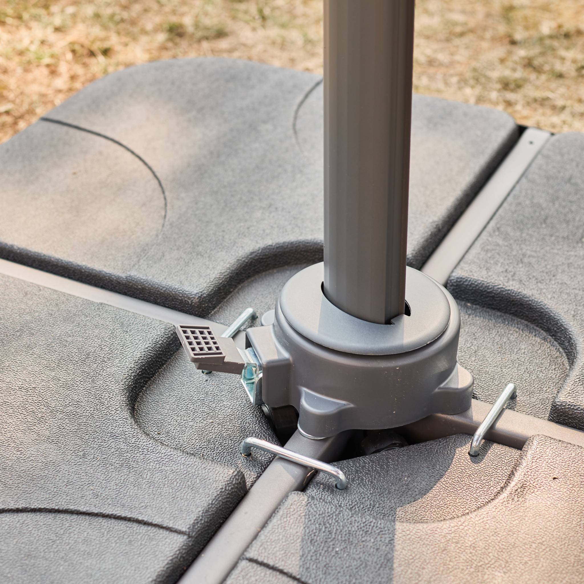 Parasol déporté rectangulaire 3x4m – Antibes – beige – parasol déporté. inclinable. rabattable et rotatif à 360°