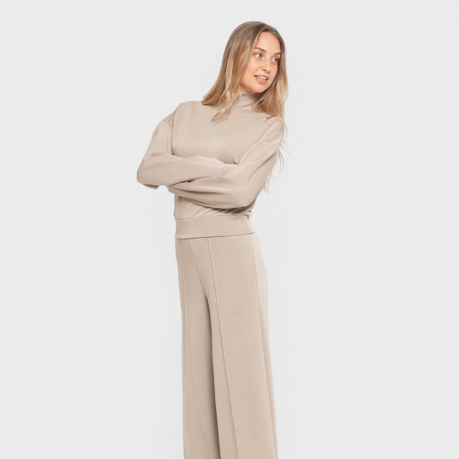 Felpa a collo alto in stile modal da donna beige