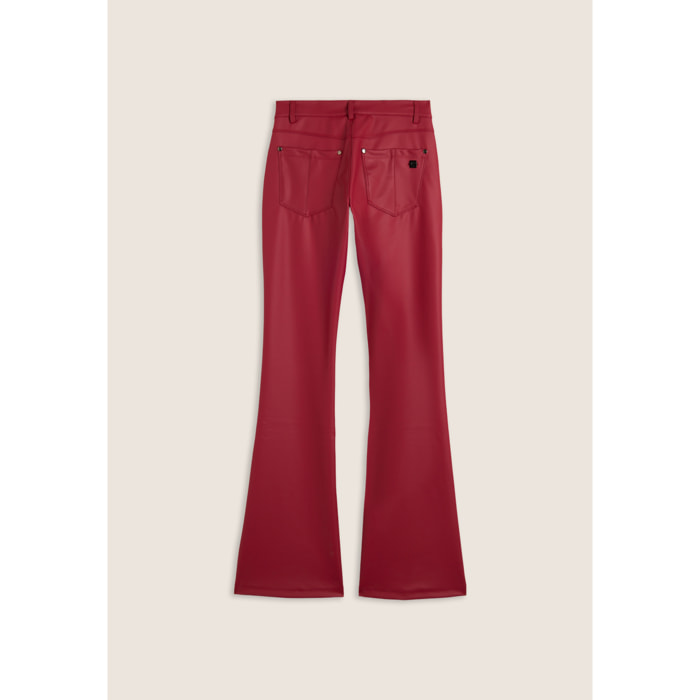 Pantaloni flare in similpelle con vita regular