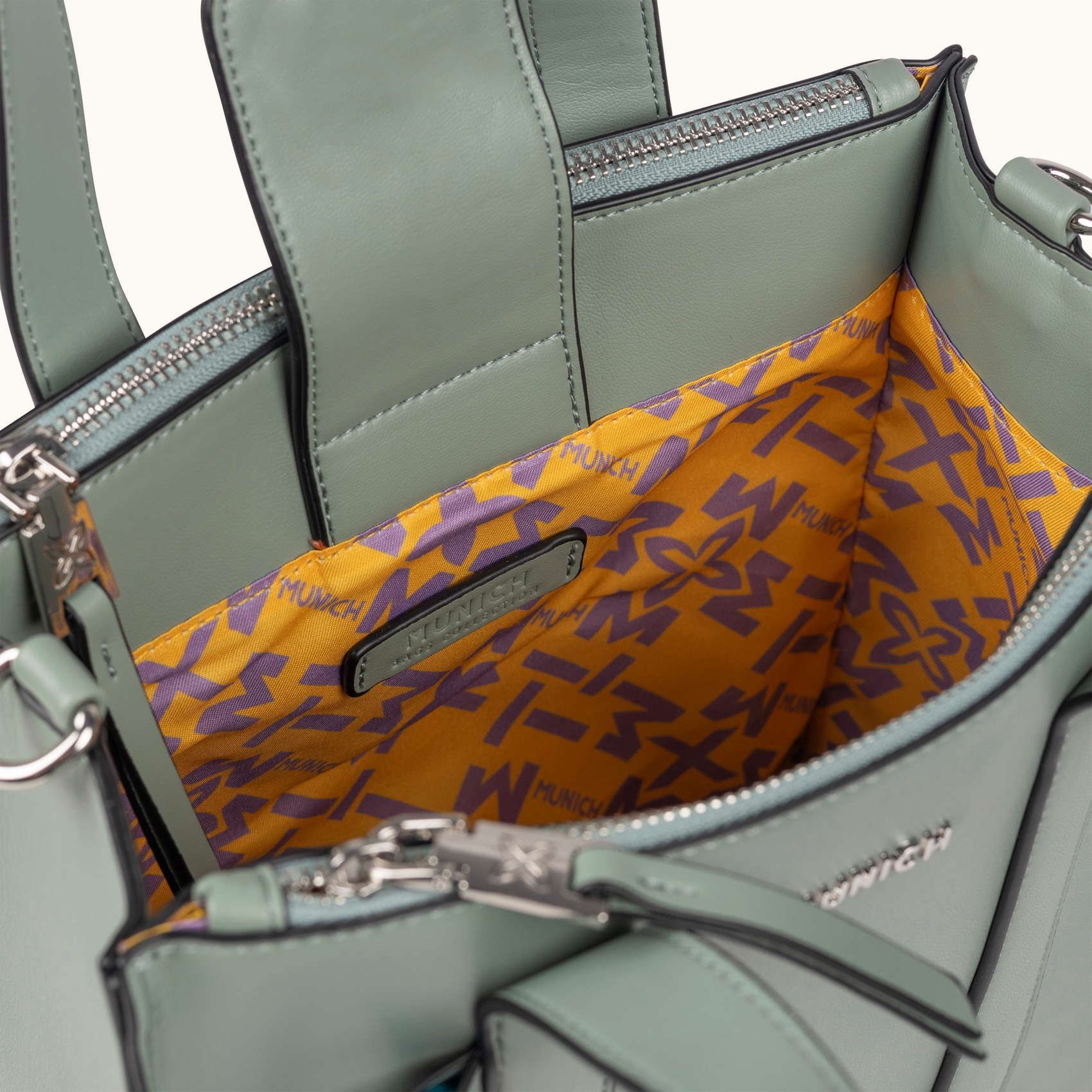 Bolso Crossbody Tote Verde Agua con Charms y Doble Asa CHARMS CROSSBODY TOTE AQUA
