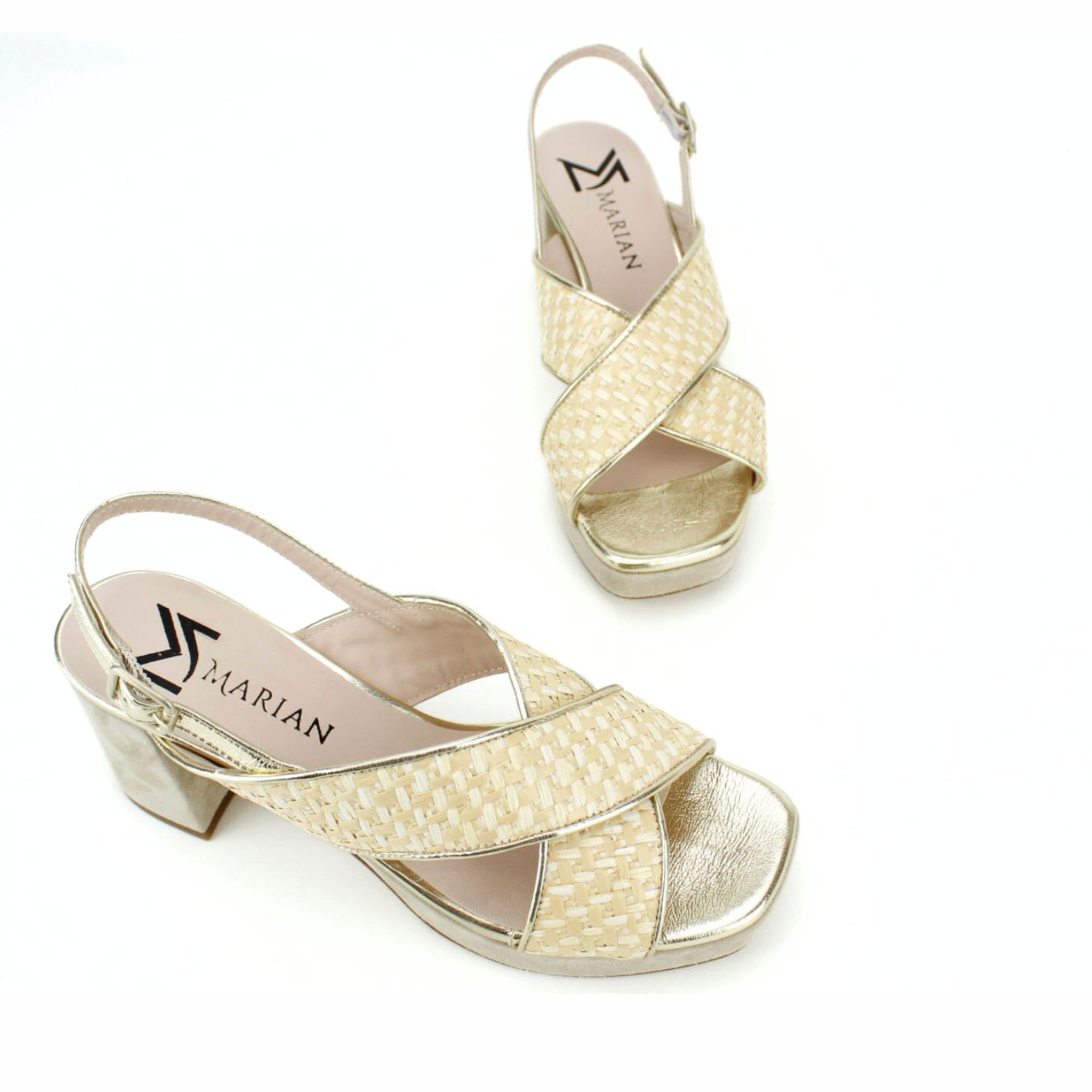 Sandalia plataforma beige. Tacón 6,5 cm