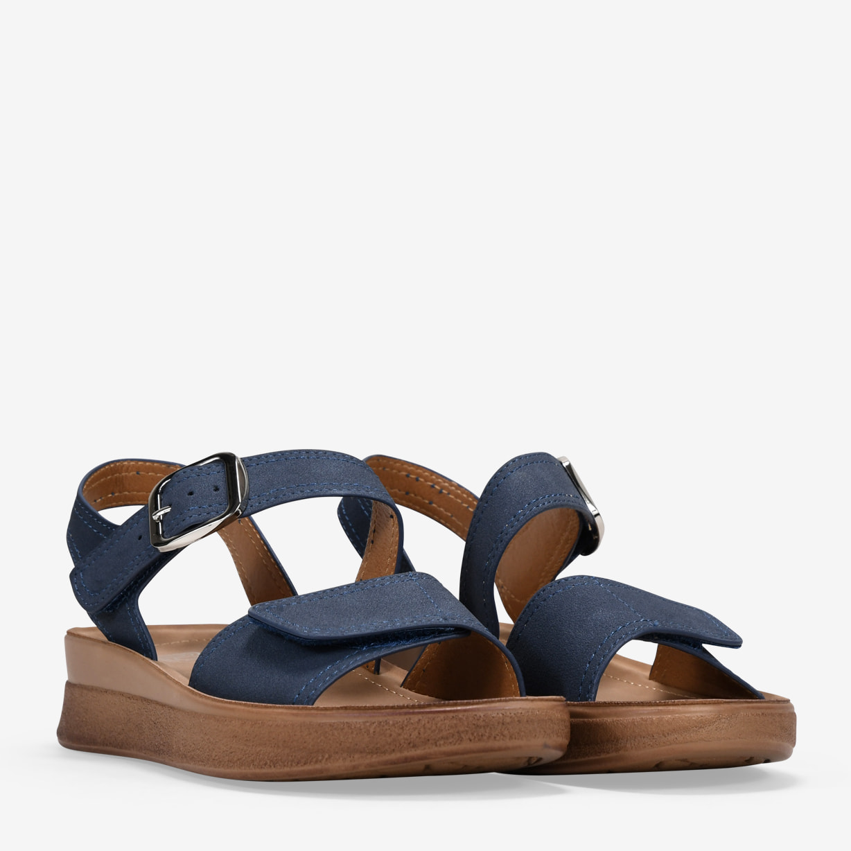 Sandalias de cuña azul con hebilla