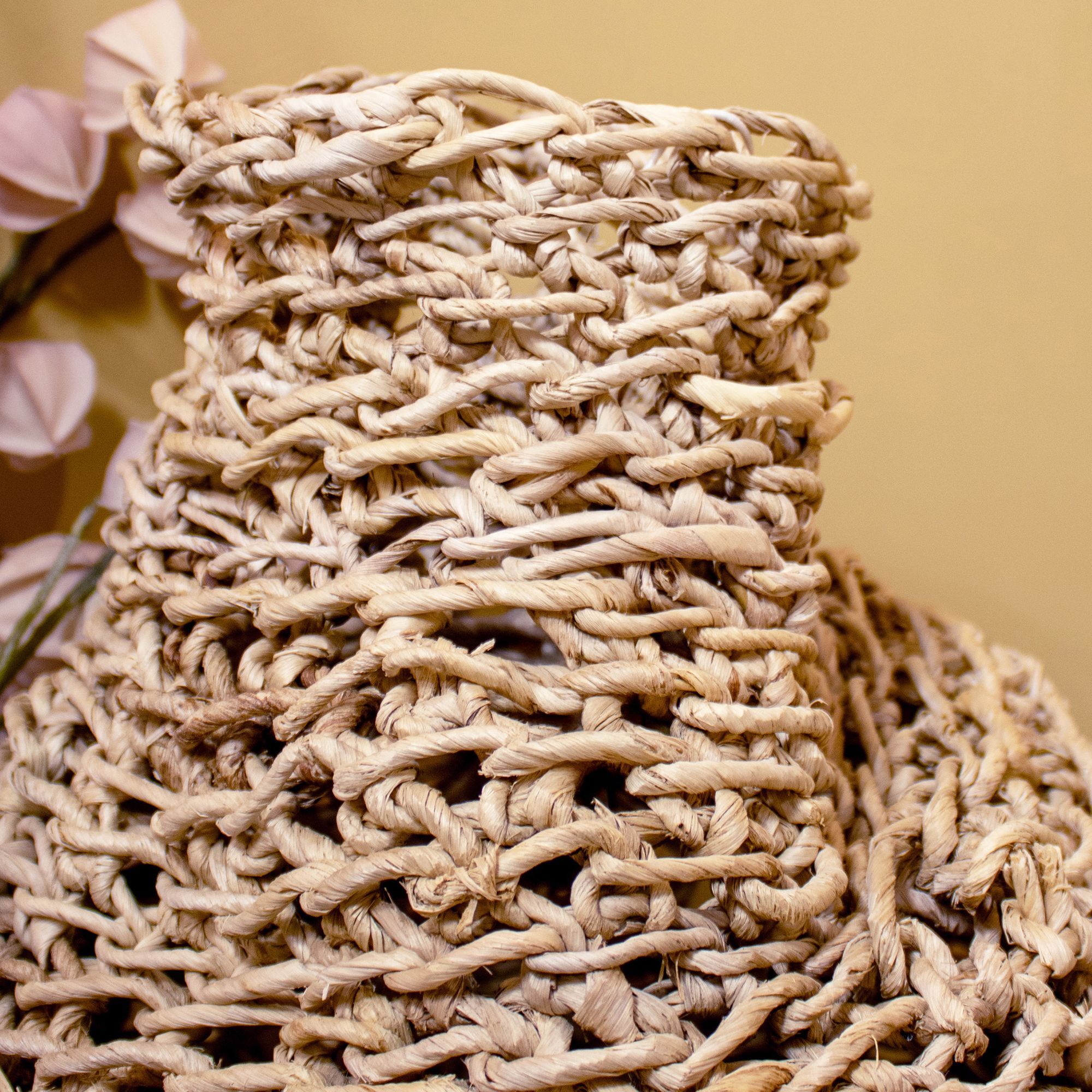 Jarre décorative en fibre d'abaca h55cm