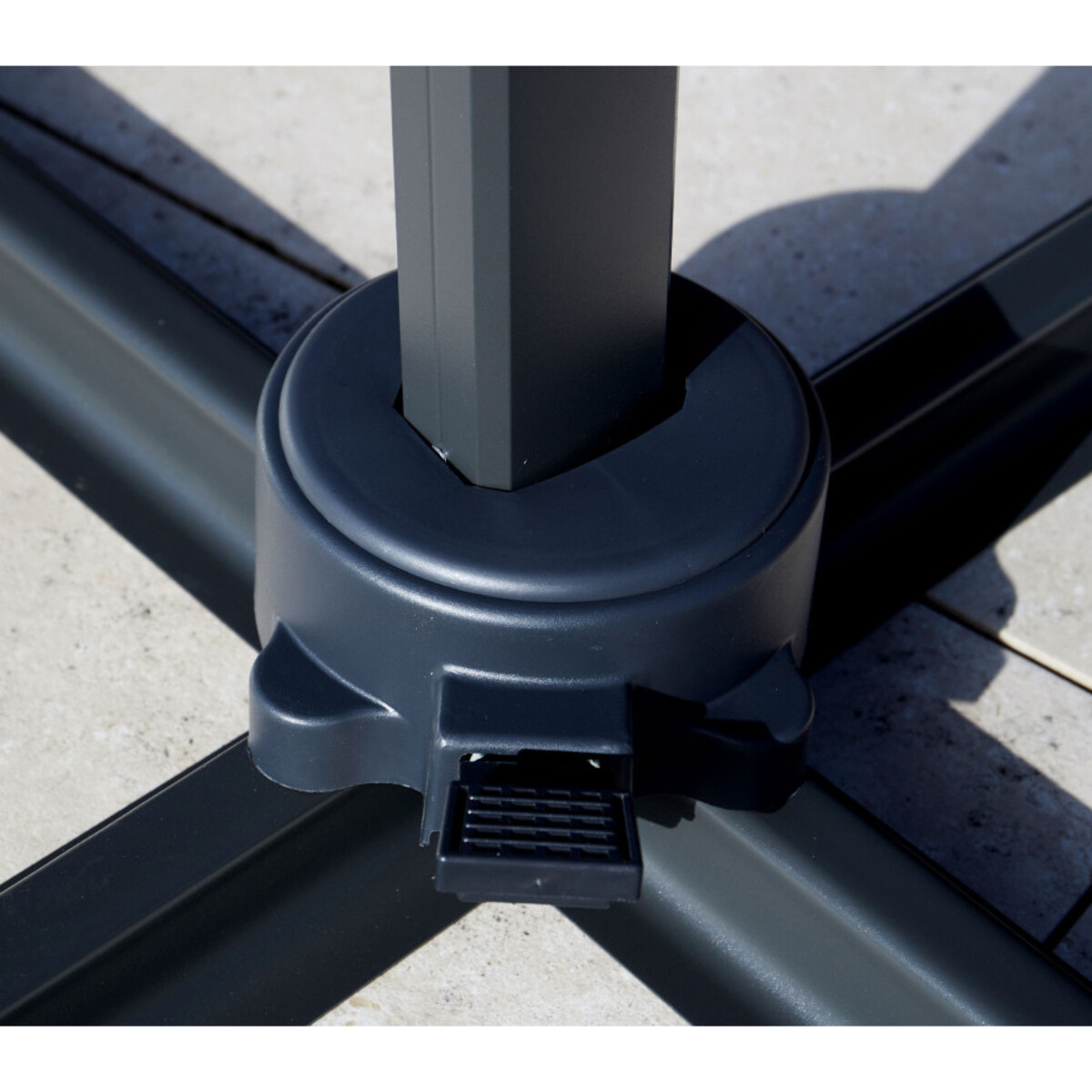 Parasol déporté 3x3m double inclinaison - gris perle - EMERAUDE