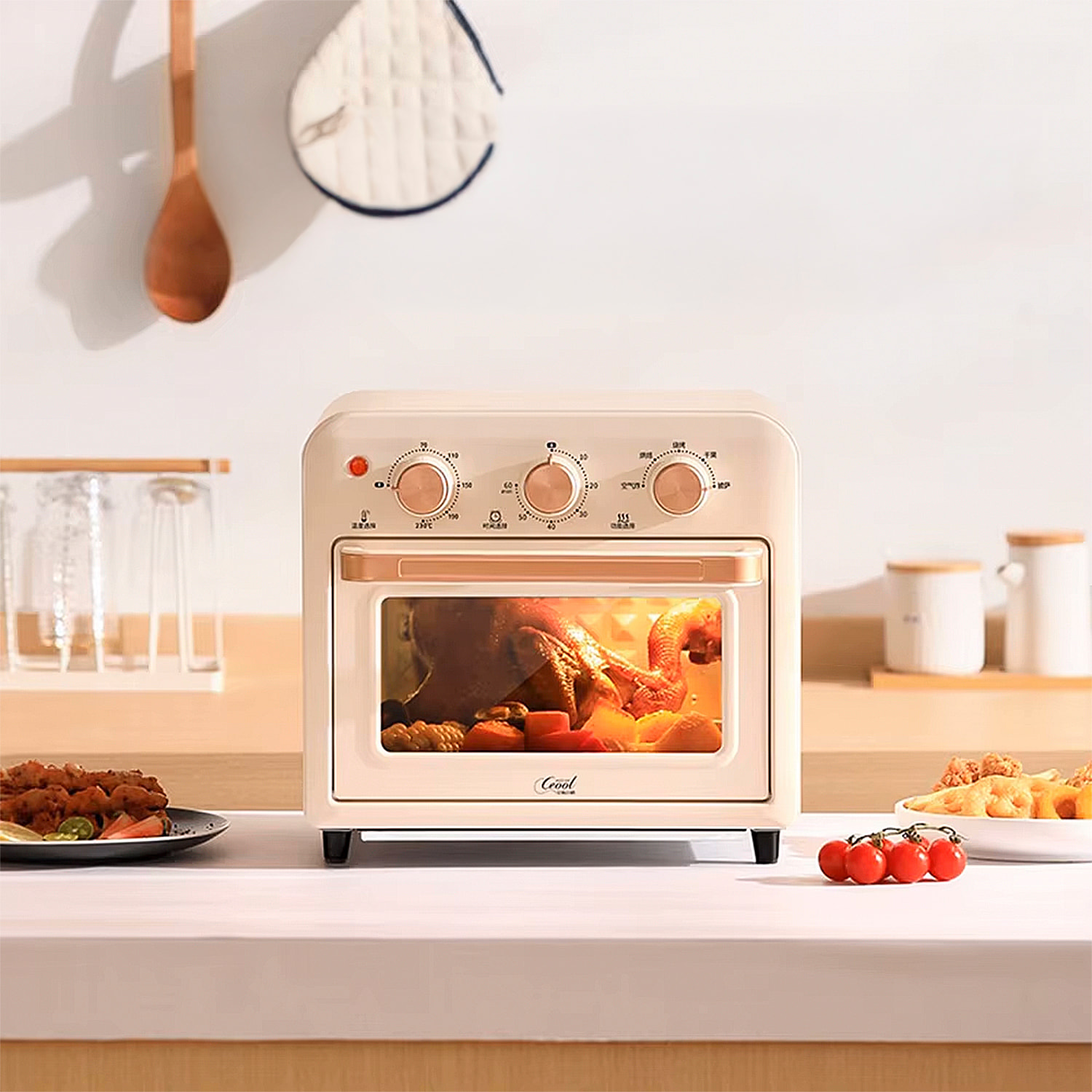 Horno freidora de aire con 15 litros de capacidad. Panel de control mecánico y 1300W de potencia.