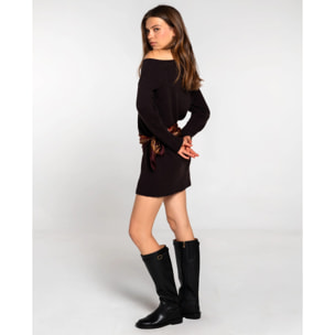 Vestido de punto elástico con flecos y corte ajustado