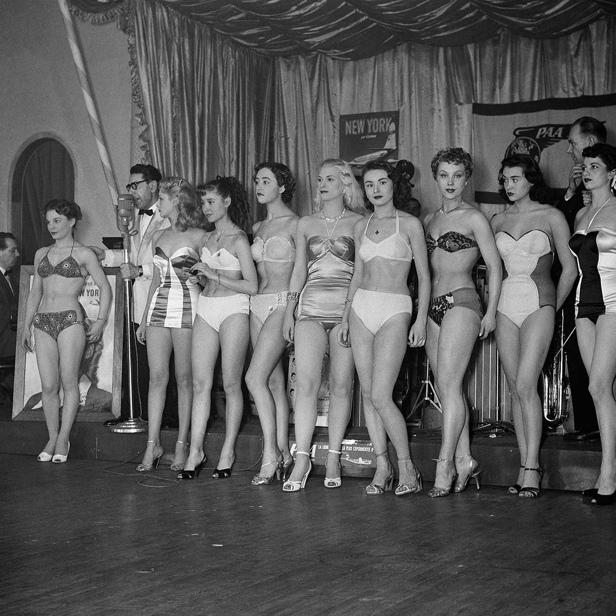 Affiche photo ancienne  Miss Univers 1952 Affiche sous cadre noir
