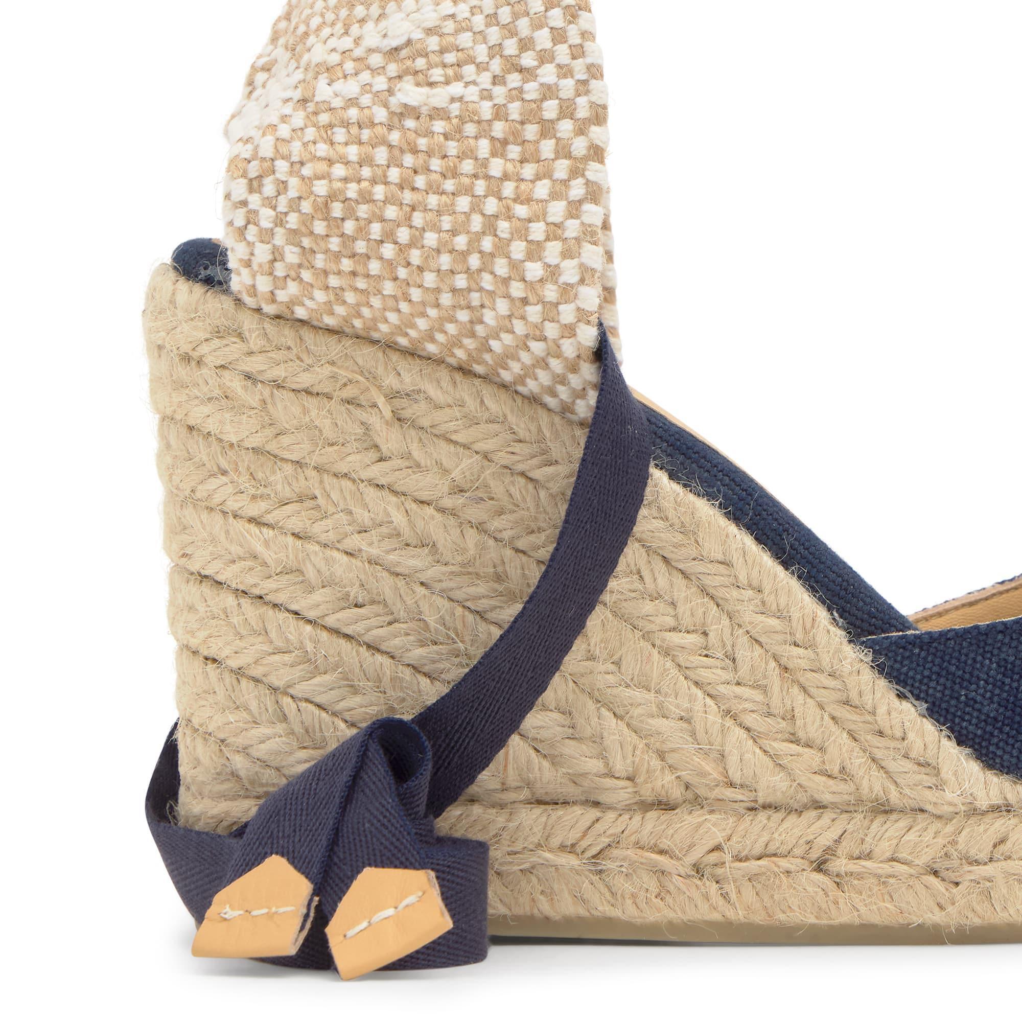Alpargata de cuña 6 cm en lona de algodón con cintas al tobillo y talonera trenzada
