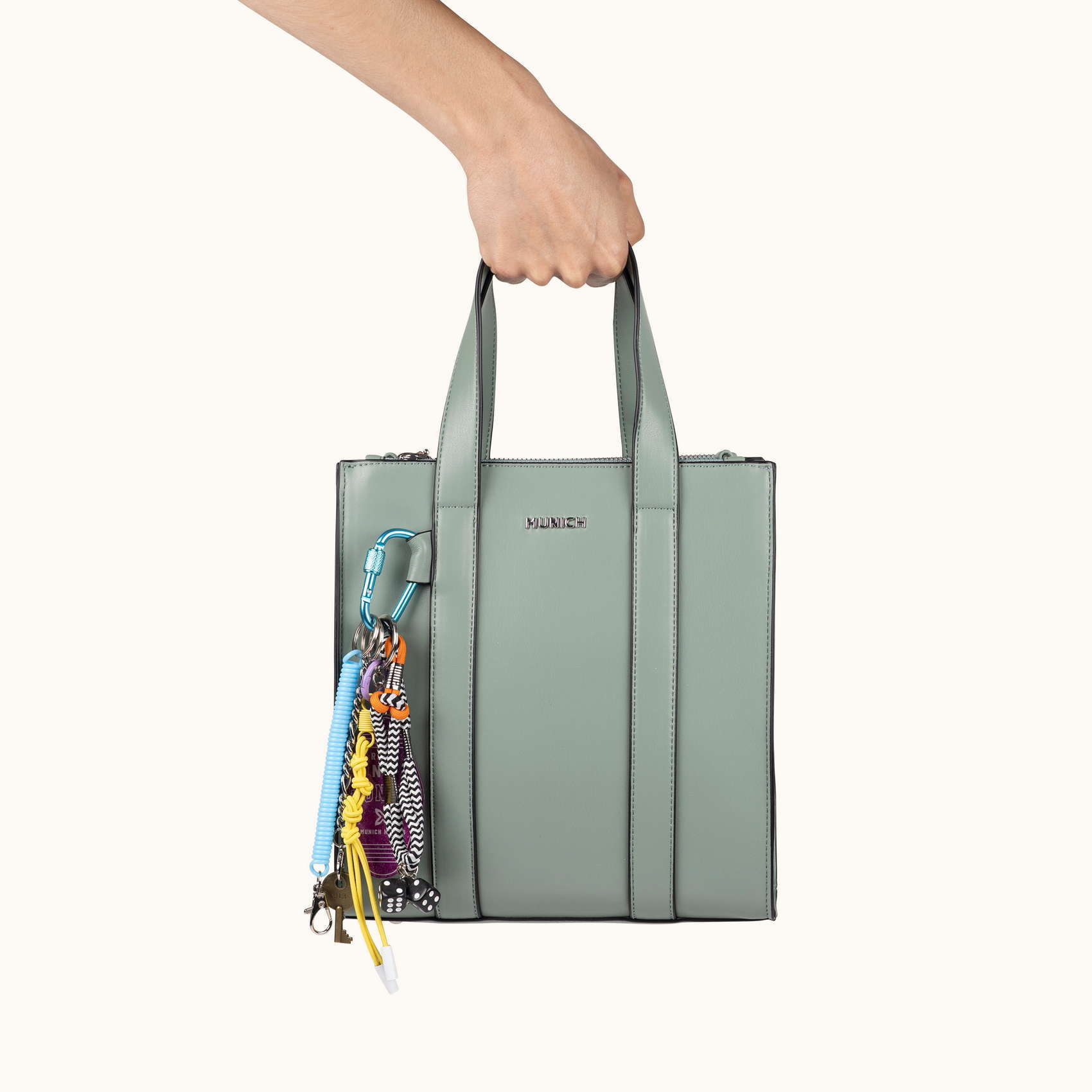 Bolso Crossbody Tote Verde Agua con Charms y Doble Asa CHARMS CROSSBODY TOTE AQUA