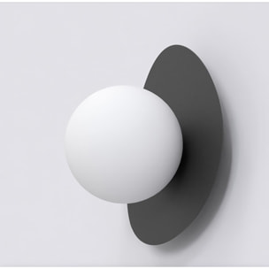 Lampada da parete OVO in acciaio nero con diffusore sferico